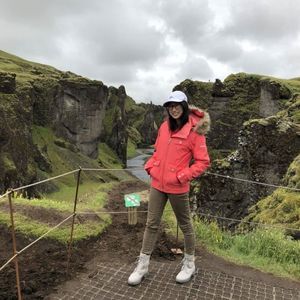 Meet your Posher, View